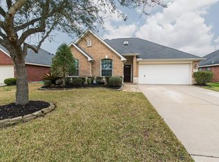7511 Misty Lake Ln, Pearland, TX 77581