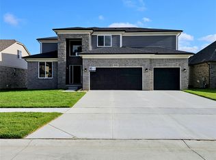 18582 Stallmann Dr, Macomb, MI 48042