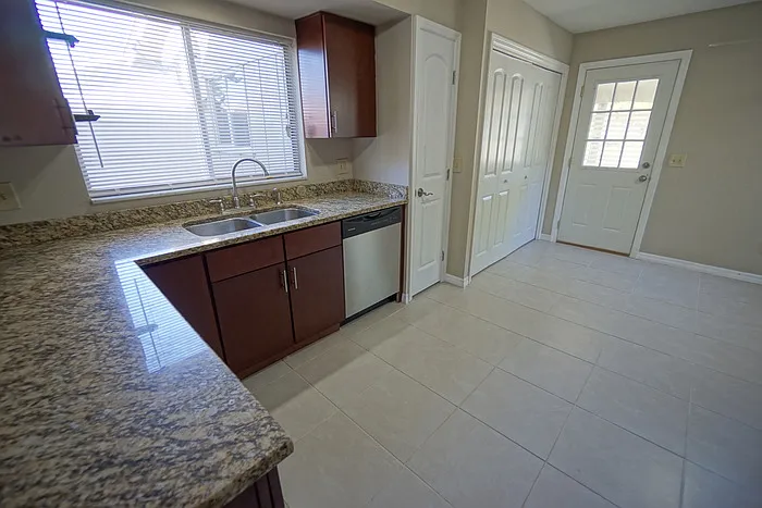 10411 Butia Pl — Photo 13