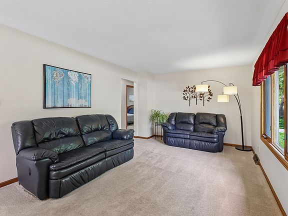 4th image of 4314 SE 10th St