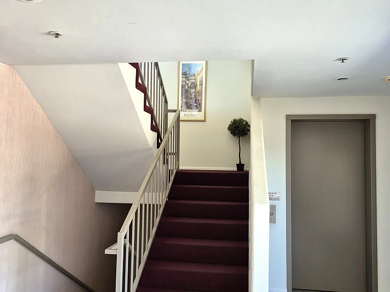 335 S Sierra Madre Blvd — Photo 18
