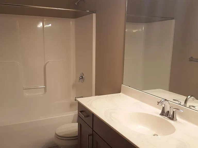 Bathroom-upstairs