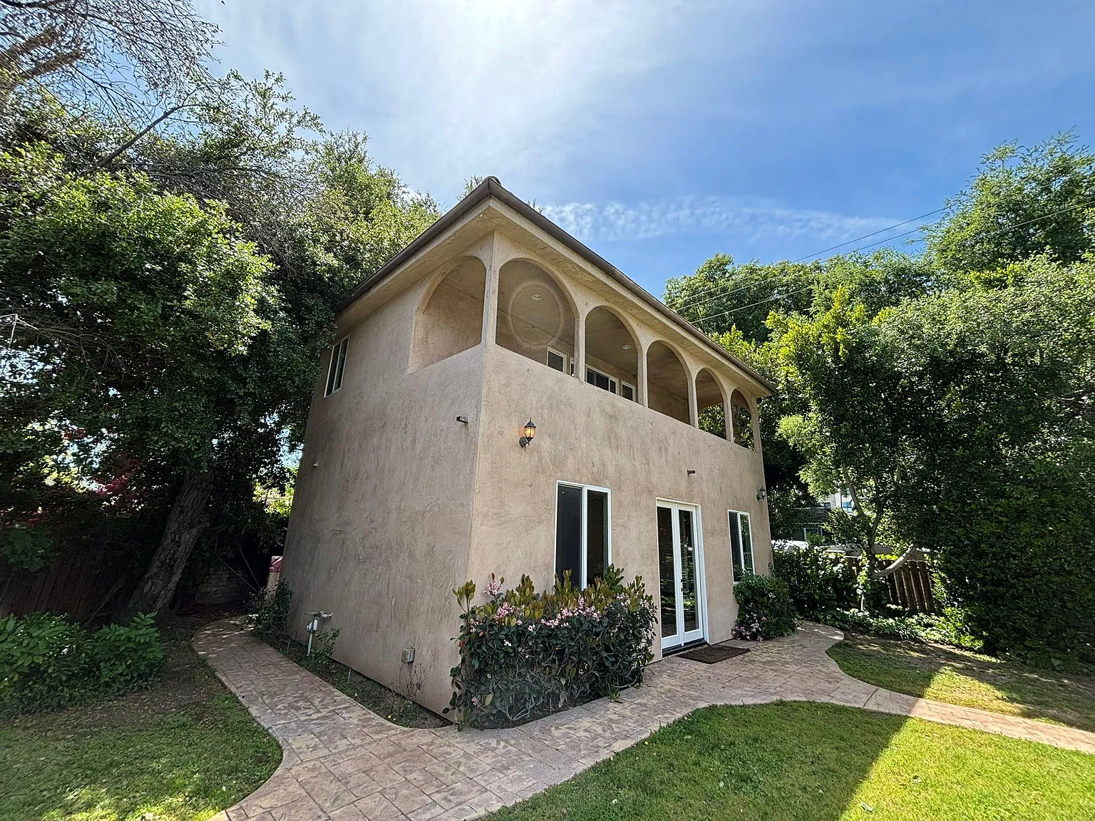 Otsego St, Encino — Photo 1