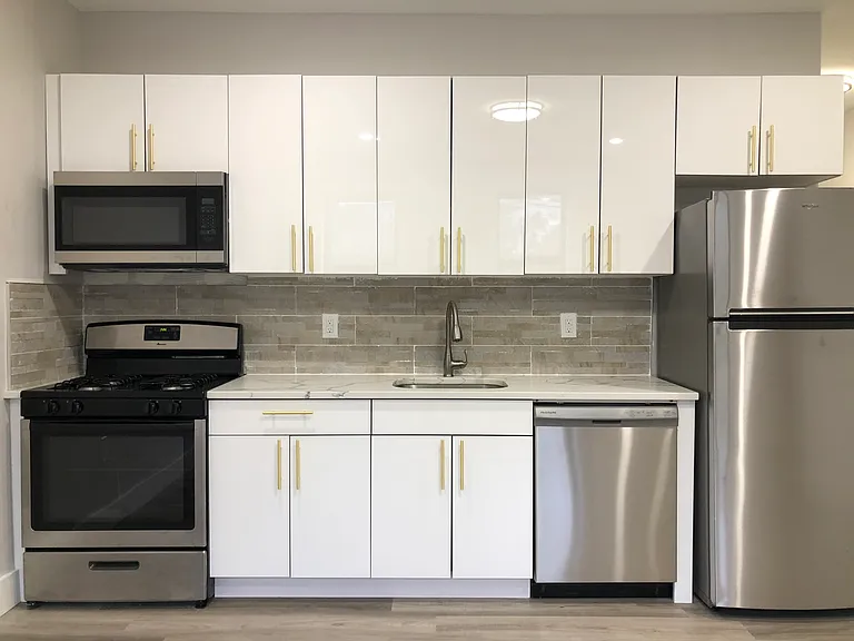 166 Harrison Ave #4E — Photo 1
