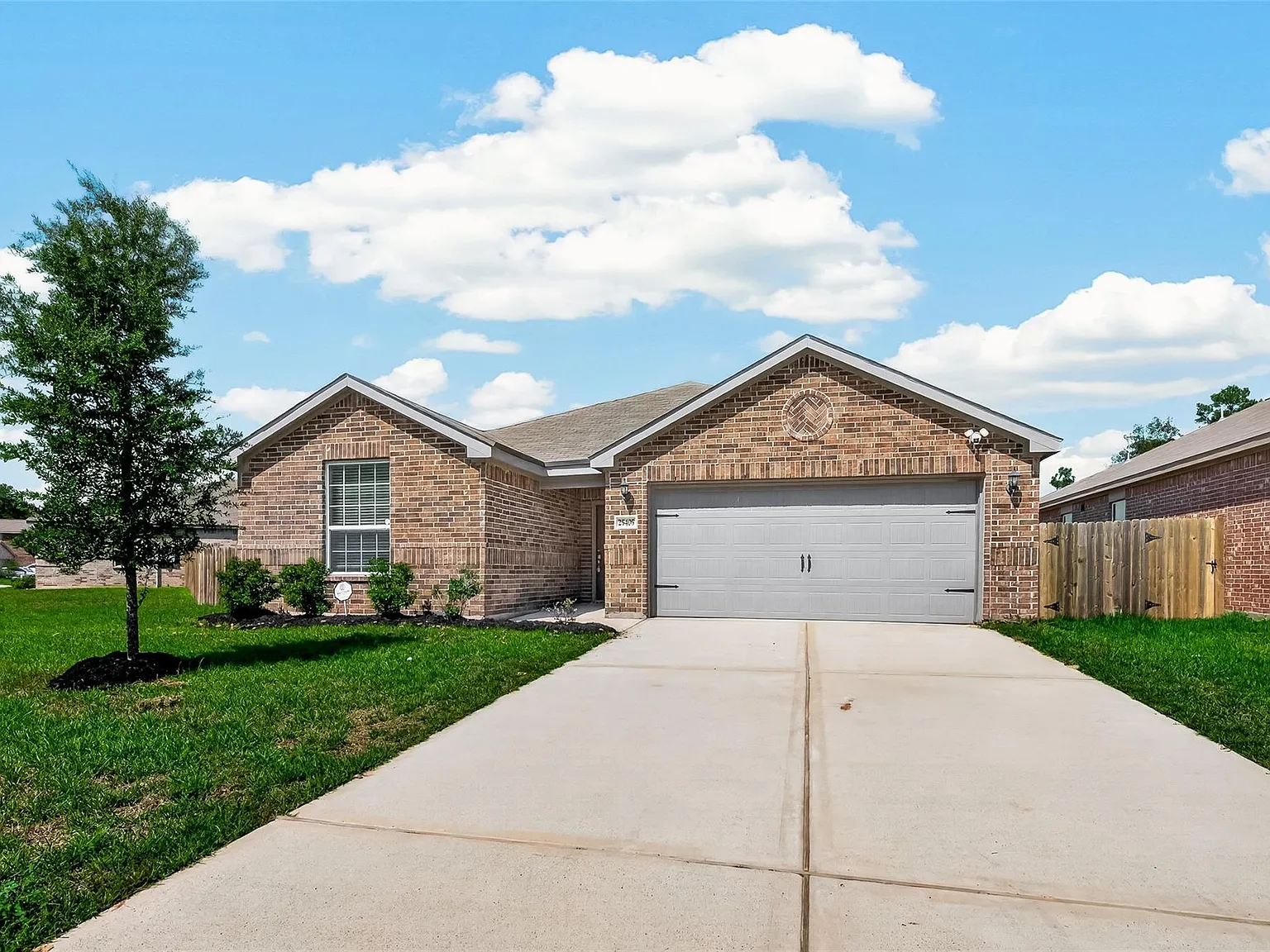 3 bed, 2.0 bath, 1661 sqft, $1,795 — Photo 3