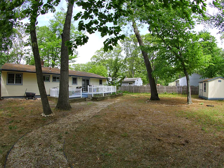 309 Cedar Ln — Photo 17