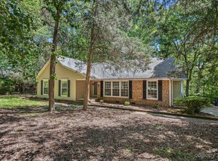 7601 Robin Crest Rd, Charlotte, NC 28226