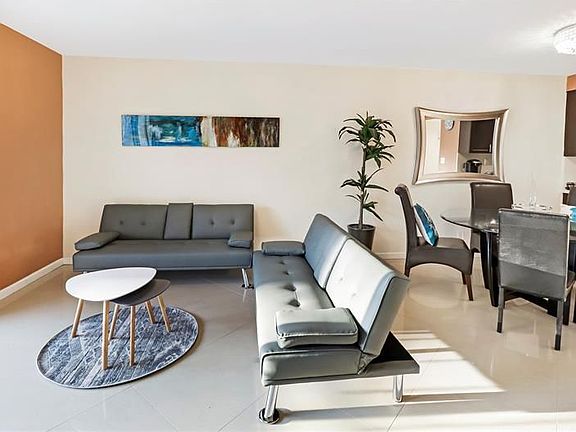 2nd image of 900 NE 18th Ave APT 105