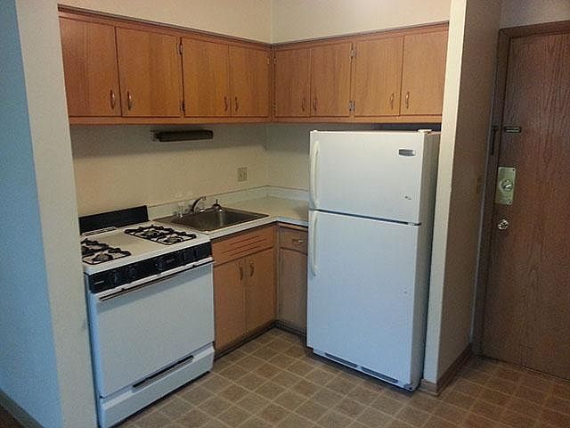 1st image of 1851 N Oakland Ave APT 04