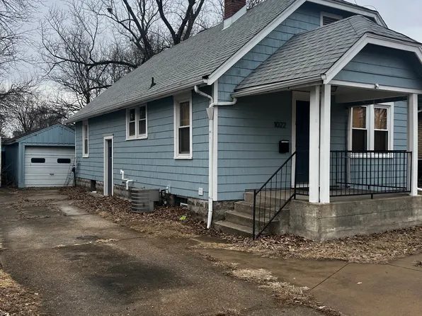 1022 Winter St, Pekin, IL 61554