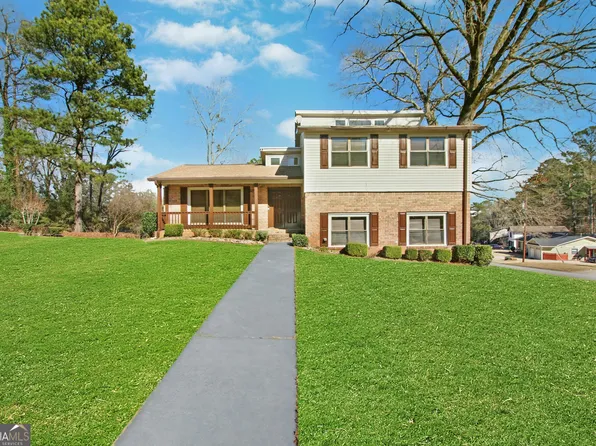 2280 Rainforest Cir, Ellenwood, GA 30294