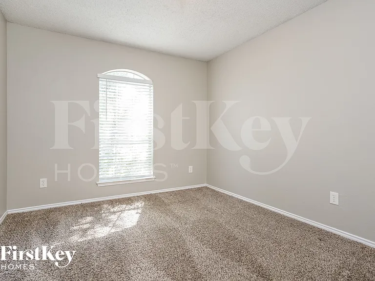 8128 Modesto Dr — Photo 13