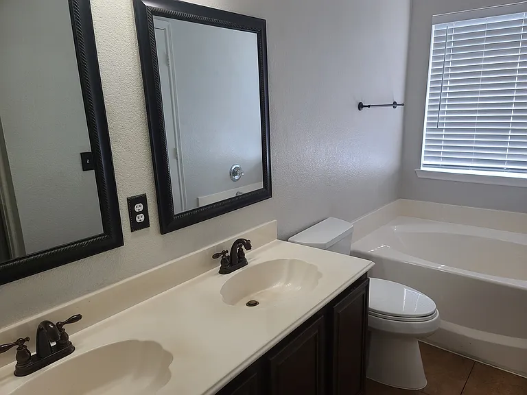 305 Lake Wichita Dr — Photo 14