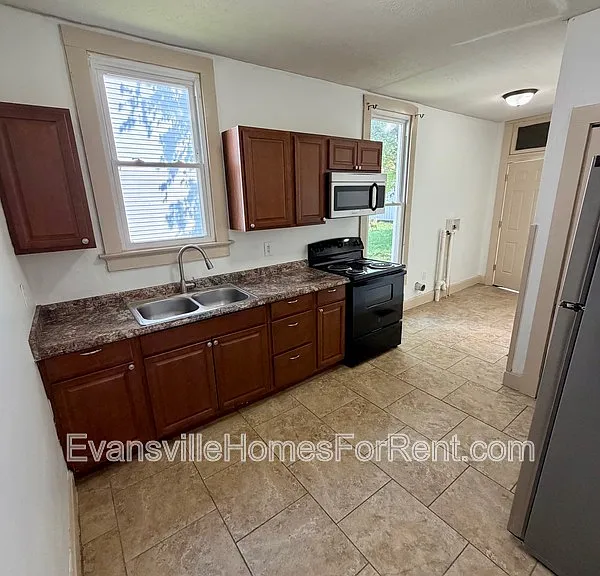 924 SE 6th St #A — Photo 5