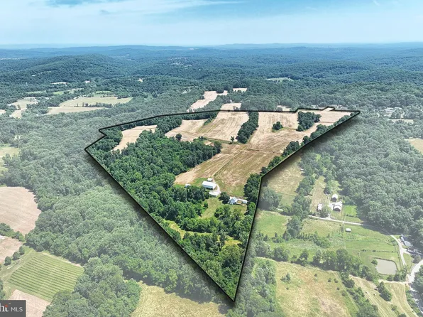 520 Blackbird Ln, Dover, PA 17315