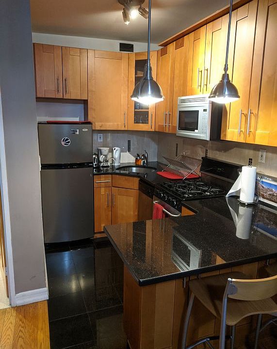 1st image of 58 W 36th St #3