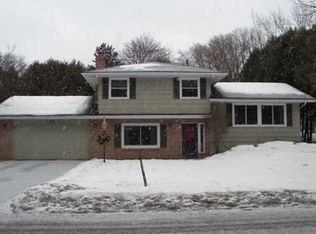 705 Continental Dr, New Brighton, MN 55112