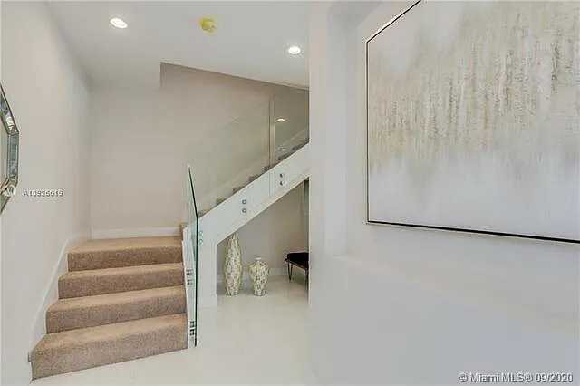 682 NE 43rd St — Photo 11