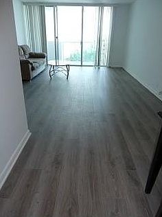 4th image of 1000 West Ave #000