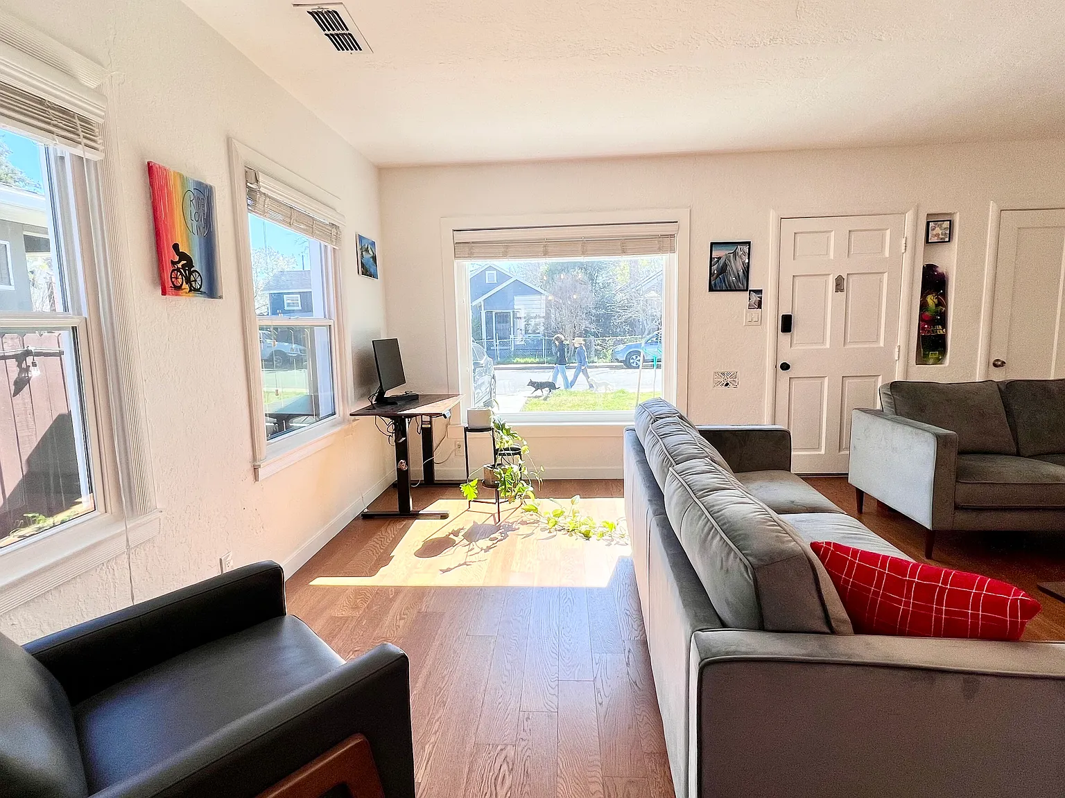2 bed, 1.5 bath, 933 sqft, $2,700 — Photo 3