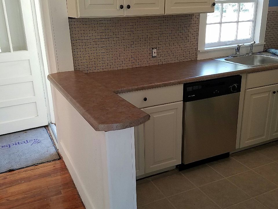 1st image of 303 Woodland Dr