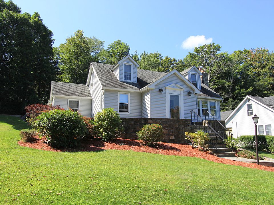 2nd image of 527 Orchard Ct