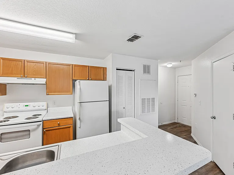 Camellia Pointe Apartments — Photo 13