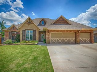 704 Bridgeview Pl, Edmond, OK 73003