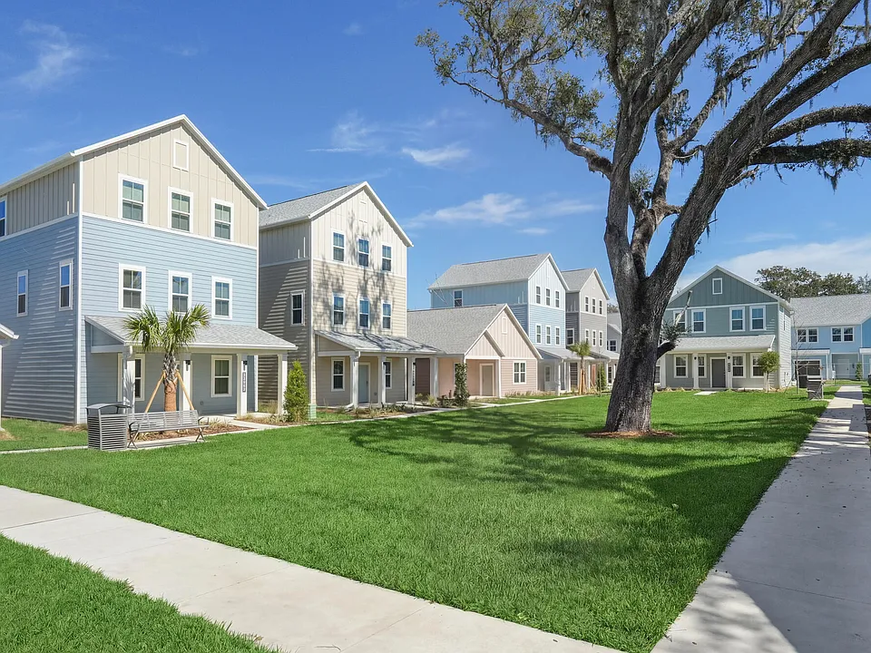 Hamlet Avalon Park - Homes and Townhomes For Rent