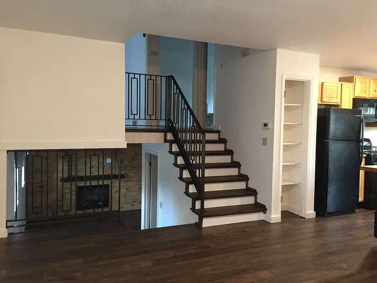 846 W Oak Ct — Photo 3