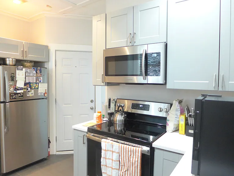 255 Derby St #1 — Photo 7