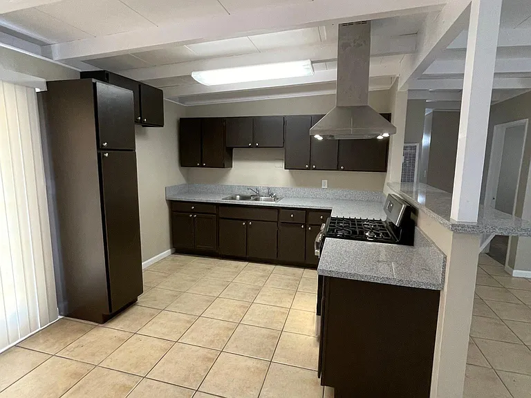 1000 Mojave Dr — Photo 11