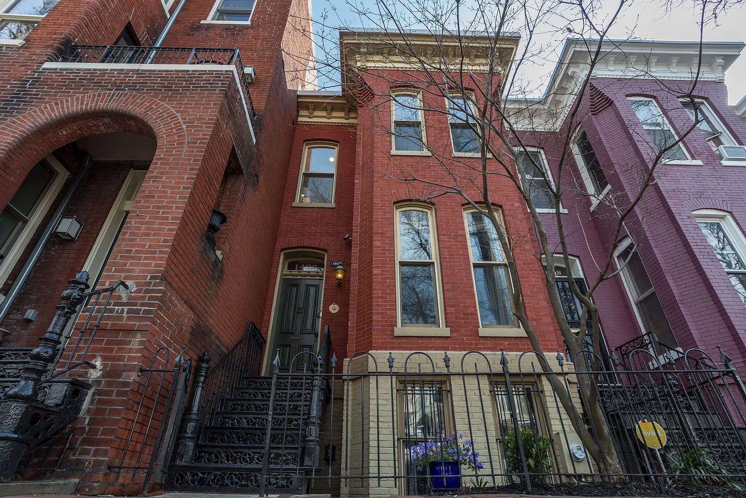 1406 Swann St NW photo 1