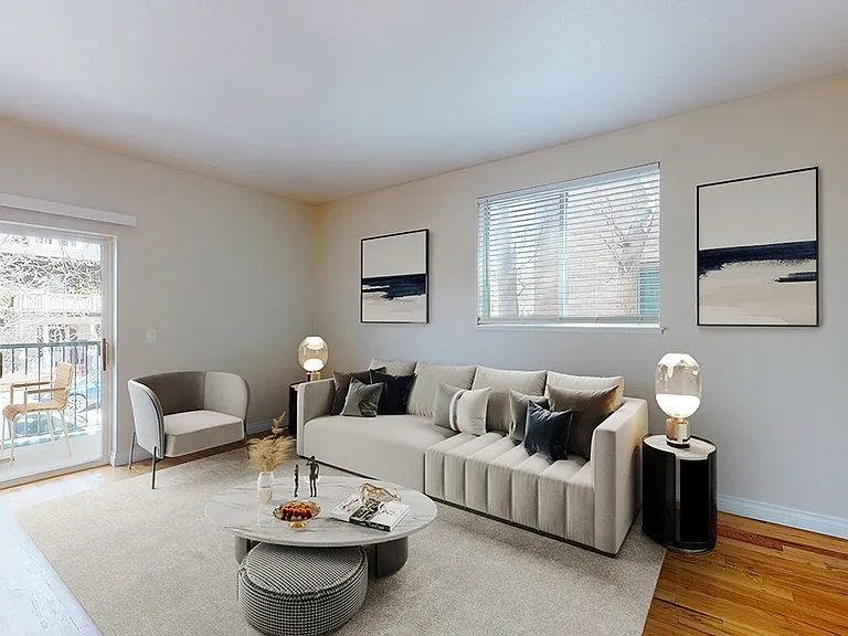 1485 Clayton — Photo 4