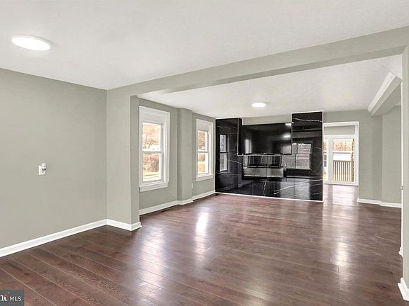 3rd image of 284 Marsh Run Rd