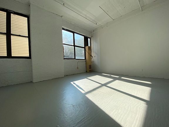 4th image of 1085 Willoughby Ave #106