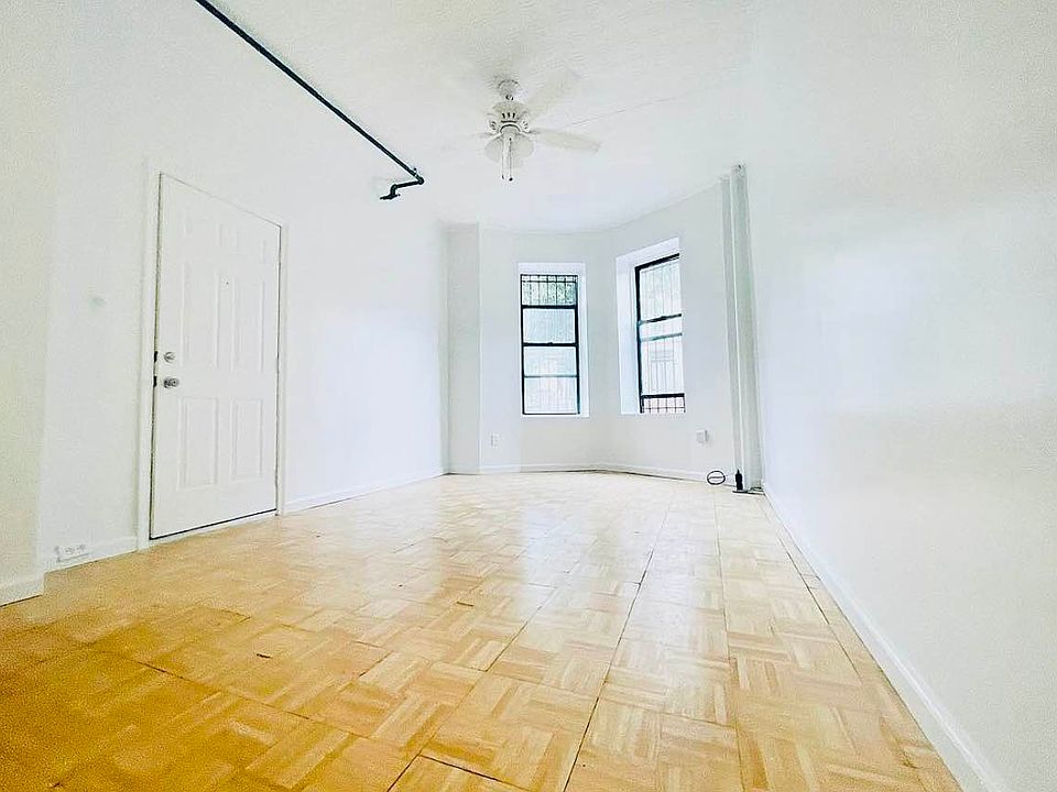 1st image of 458 15th St APT 1R