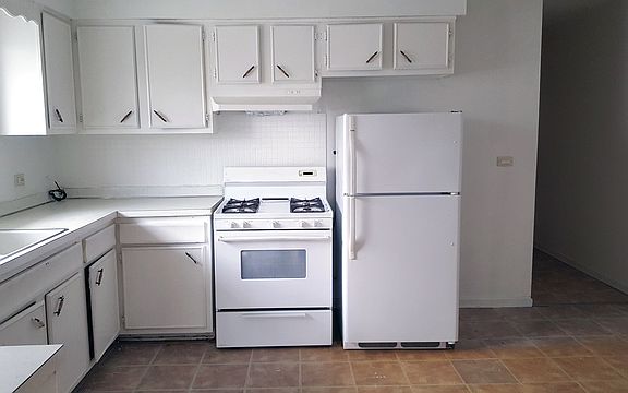 3rd image of 112 N 12th Ave APT 5