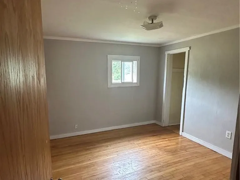 114 Hovey St — Photo 5