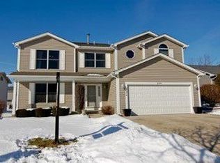 694 Schooner Ln, Elk Grove Village, IL 60007