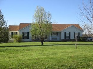926 Barrett Rd, Elsberry, MO 63343