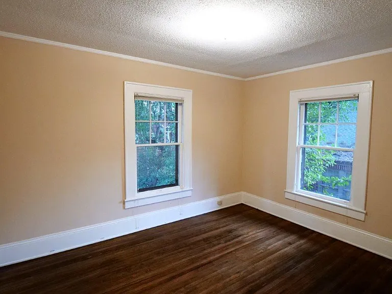 1110 E Worthington Ave — Photo 13