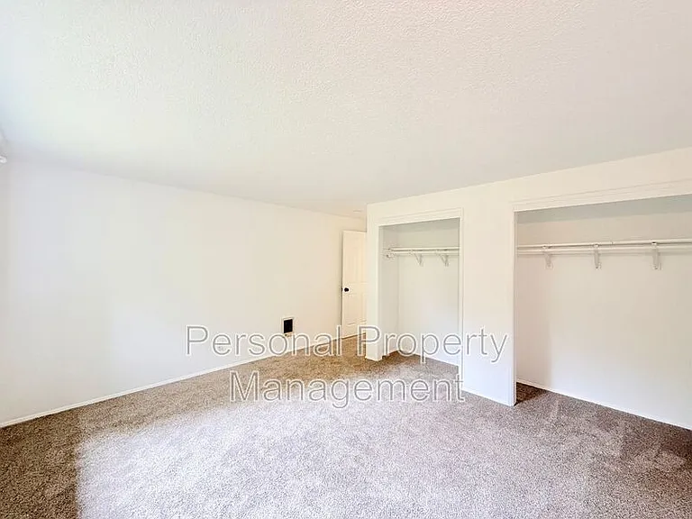 1410 NE 72nd St #3 — Photo 17