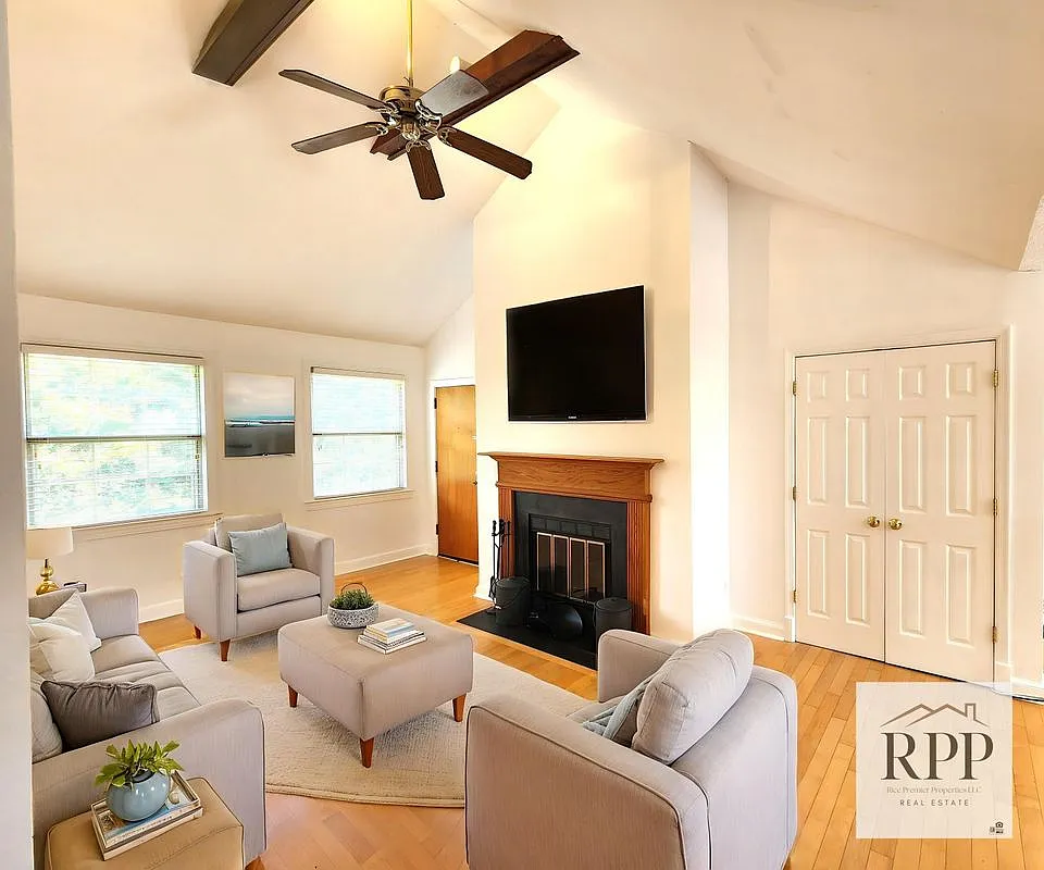 1 bed, 1.0 bath, 642 sqft, $2,100 — Photo 3