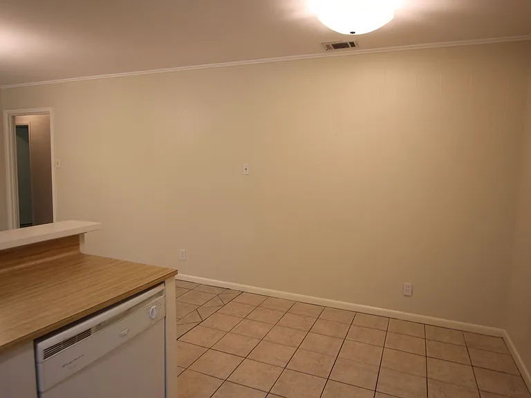 3306 Greg Ln — Photo 5