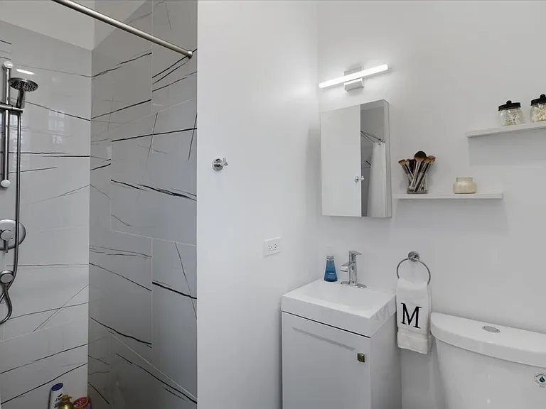 2350 W Charleston St #2F — Photo 9