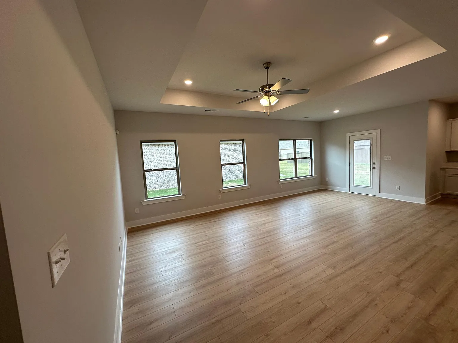 4 bed, 1815 sqft, $1,995 — Photo 3