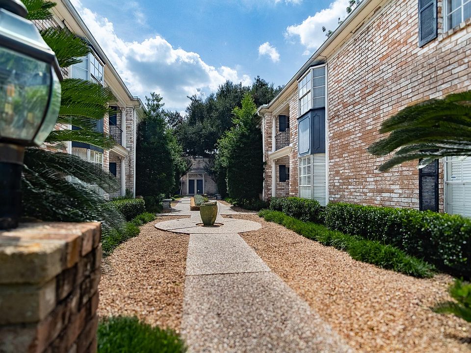1st image of 7900 Westheimer Rd APT 216