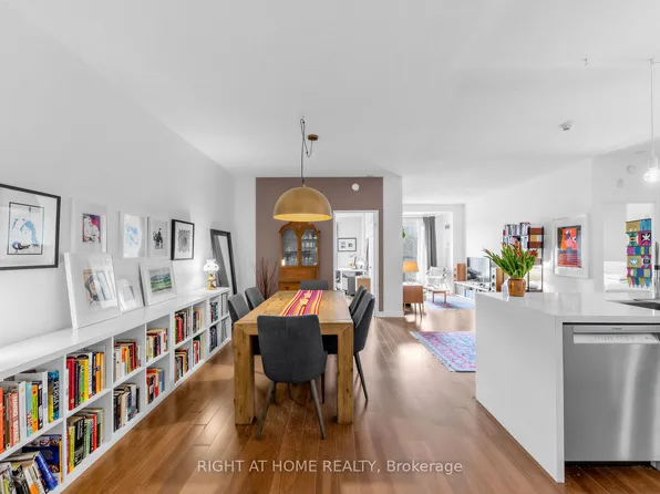 11 Christie St Unit 406, Toronto, ON M6G 4C3