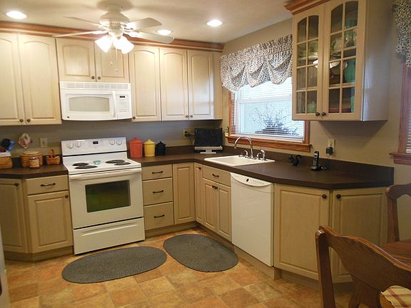 4th image of 110 Gatewood Ave